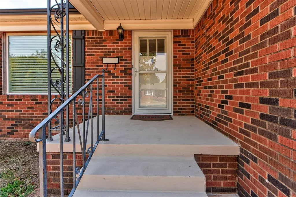 Photo 2 — 612 NW 51st Street, Oklahoma City, OK 73118