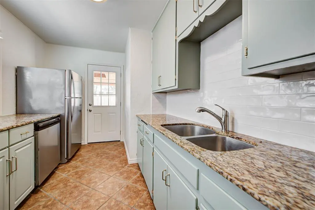 Photo 9 — 612 NW 51st Street, Oklahoma City, OK 73118