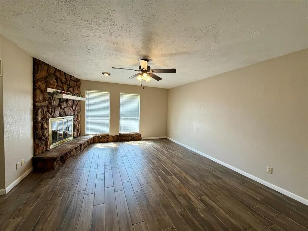 Photo 6 — 1102 Walnut Street, Woodward, OK 73801