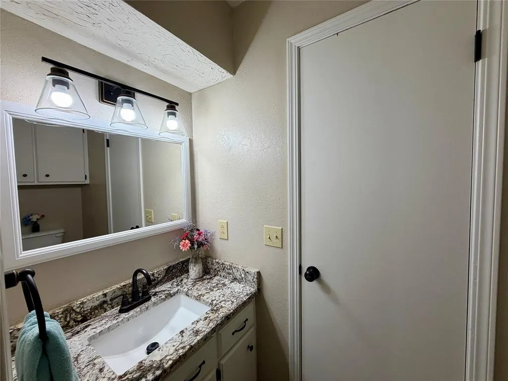 Photo 11 — 1102 Walnut Street, Woodward, OK 73801