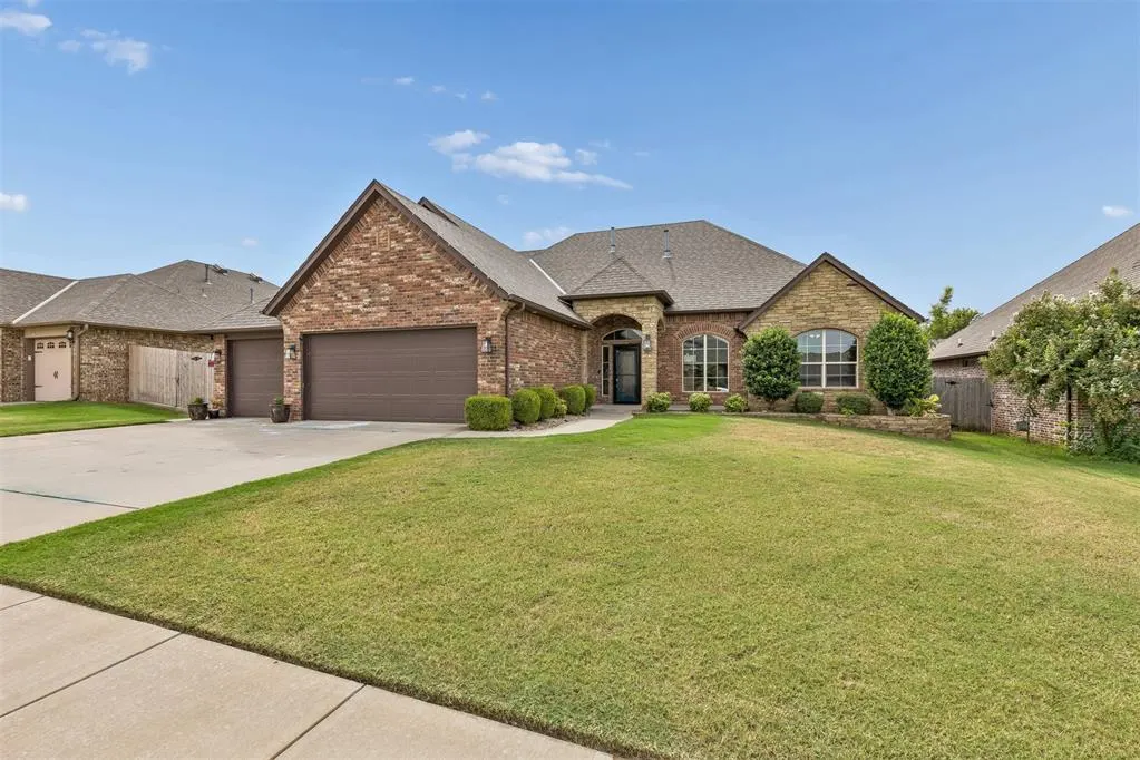 Photo 2 — 3104 SW 138th Street, Oklahoma City, OK 73170