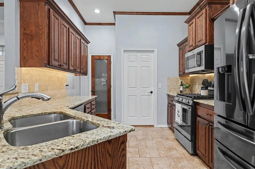 Photo 3 — 709 Bobcat Trail, Yukon, OK 73099