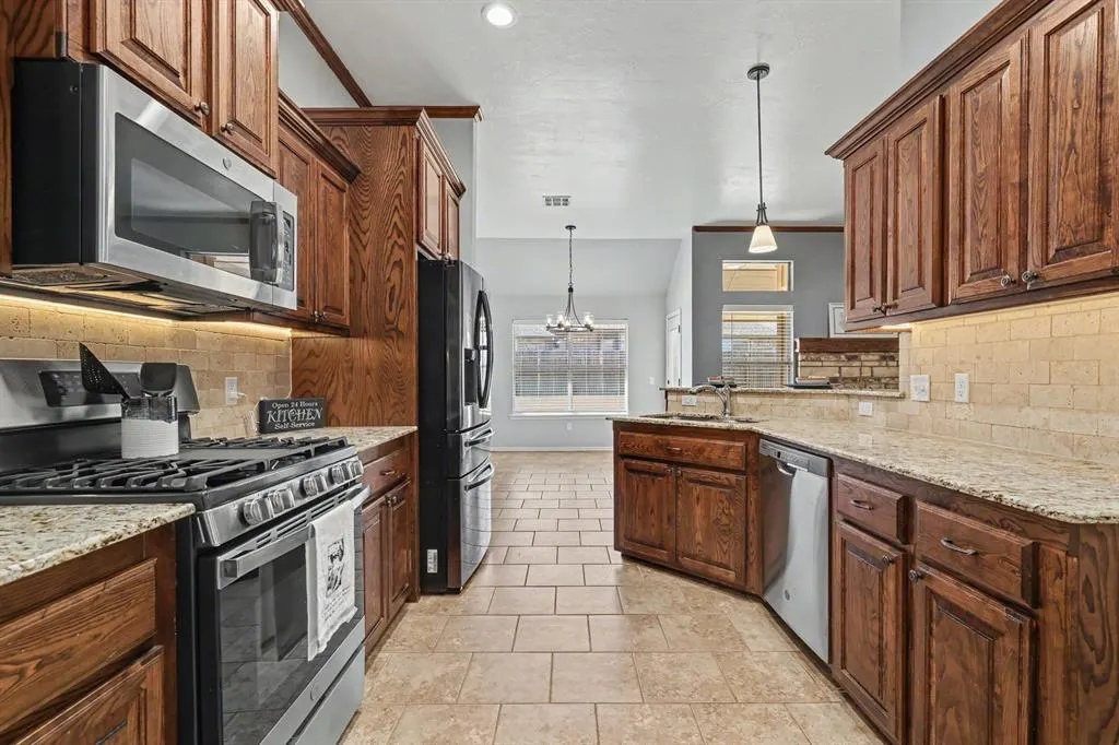 Photo 9 — 709 Bobcat Trail, Yukon, OK 73099