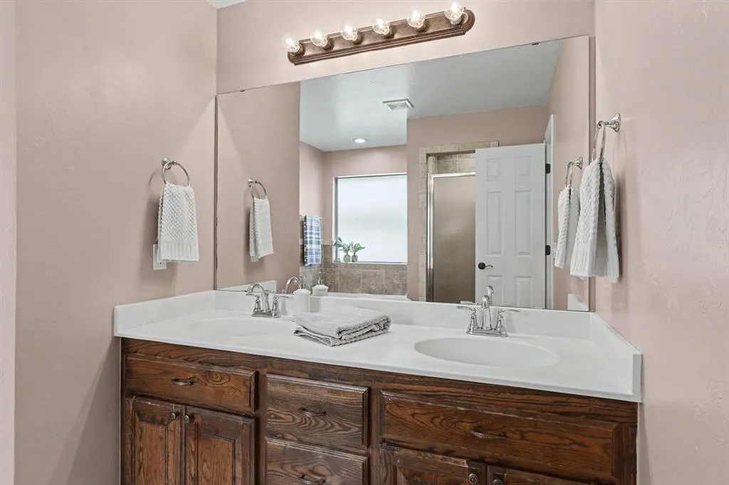 Photo 13 — 709 Bobcat Trail, Yukon, OK 73099