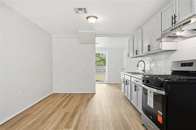 Photo 2 — 117 SW 39th Street, Oklahoma City, OK 73109