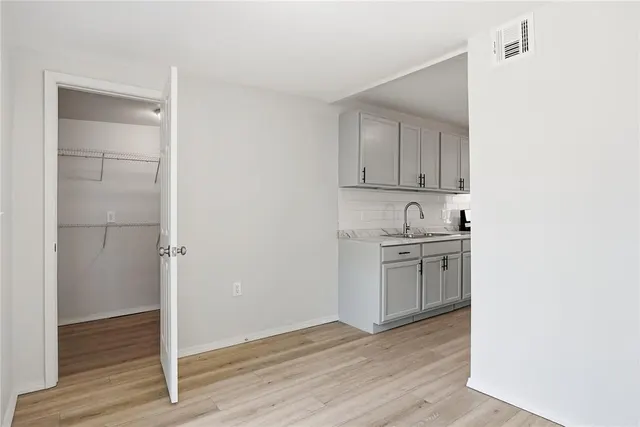 Photo 7 — 117 SW 39th Street, Oklahoma City, OK 73109