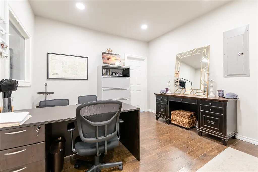 Photo 11 — 621 W 3rd Street, Elk City, OK 73644