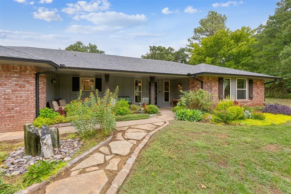 Photo 3 — 4109 Sooner Court, Edmond, OK 73034