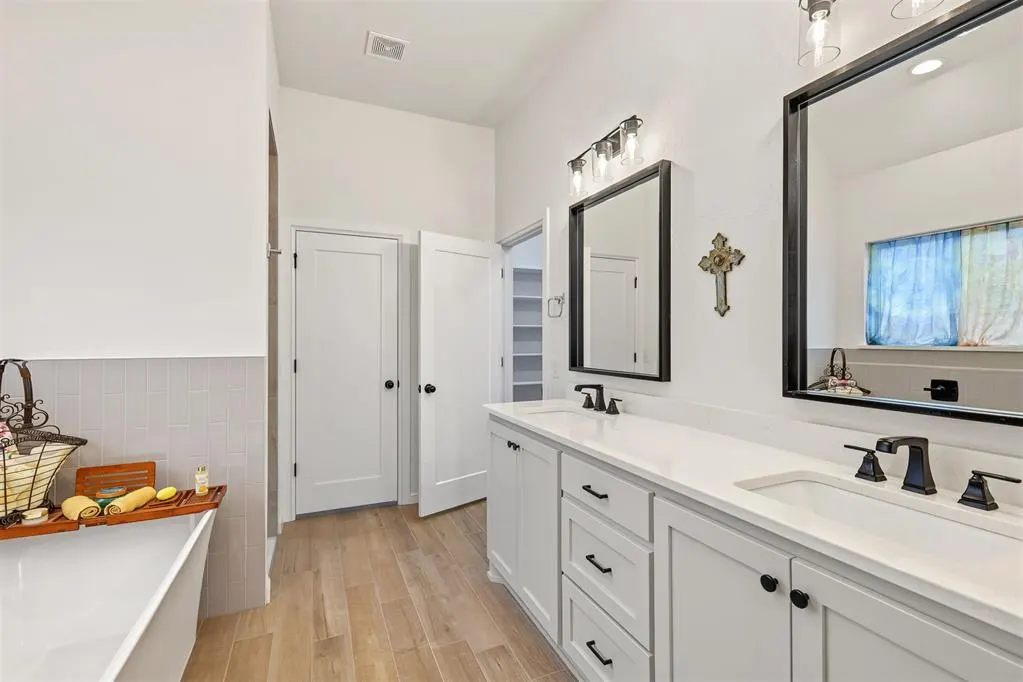 Photo 17 — 14716 Palmerston Drive, Oklahoma City, OK 73142