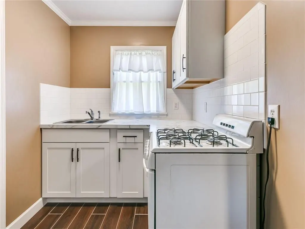 Photo 3 — 101 N Walnut Street 1/2, Crescent, OK 73028