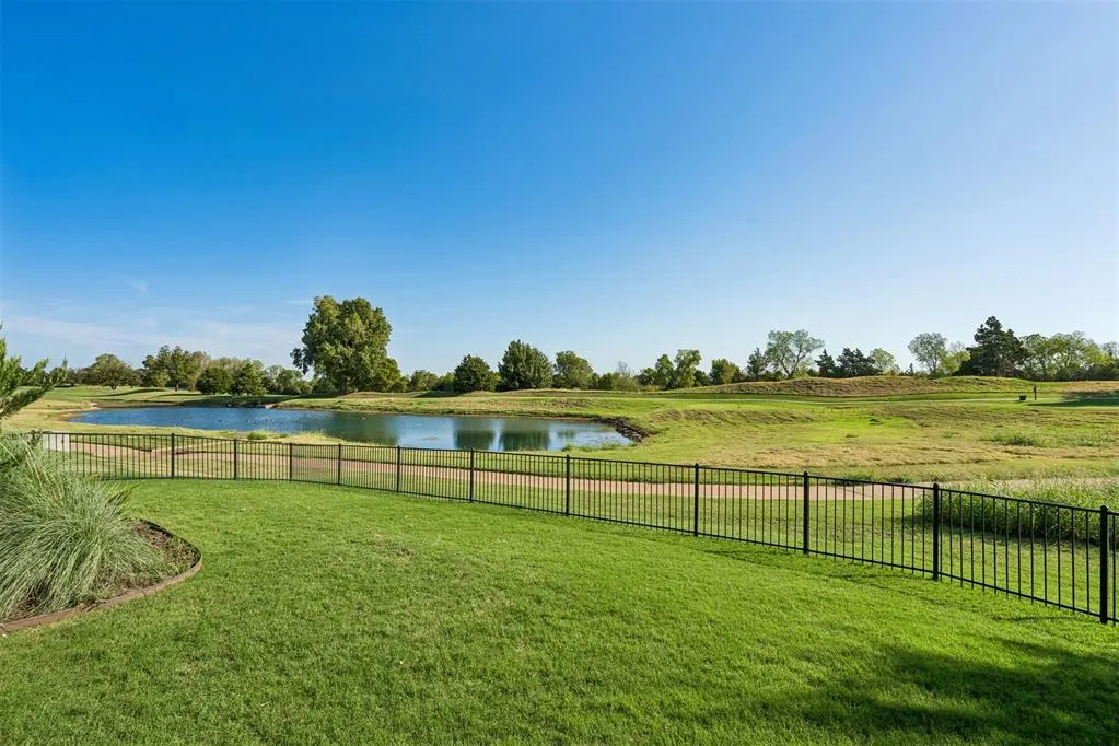 Photo 4 — 201 Saint Claire Drive, Edmond, OK 73025