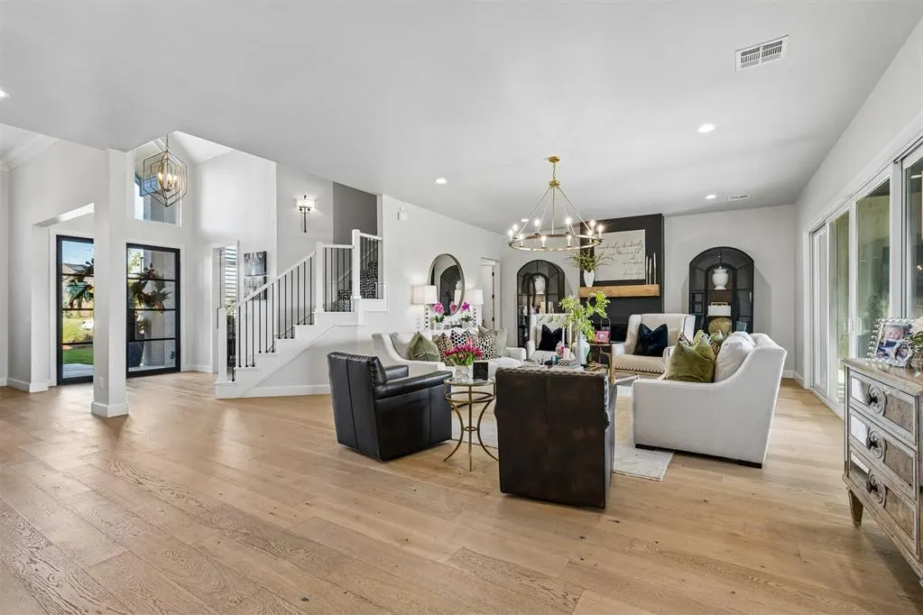 Photo 7 — 201 Saint Claire Drive, Edmond, OK 73025