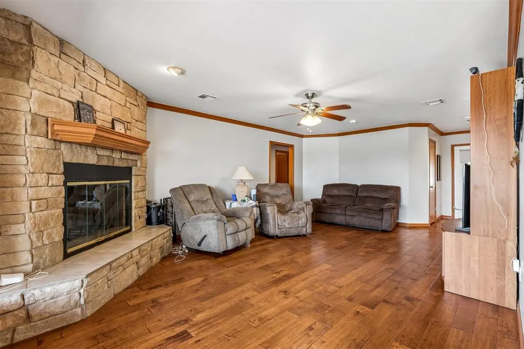 Photo 5 — 1629 Canyon Bluff Road, Guthrie, OK 73044
