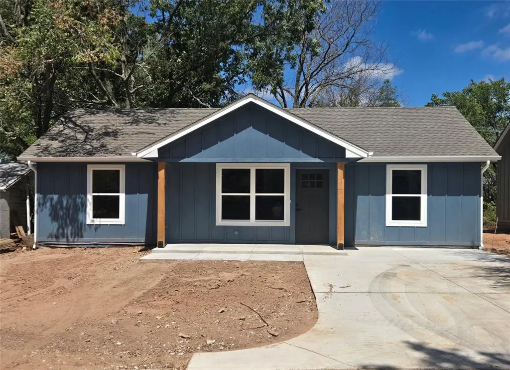 Front exterior — 1304 E Margaret Street, Shawnee, OK 74801