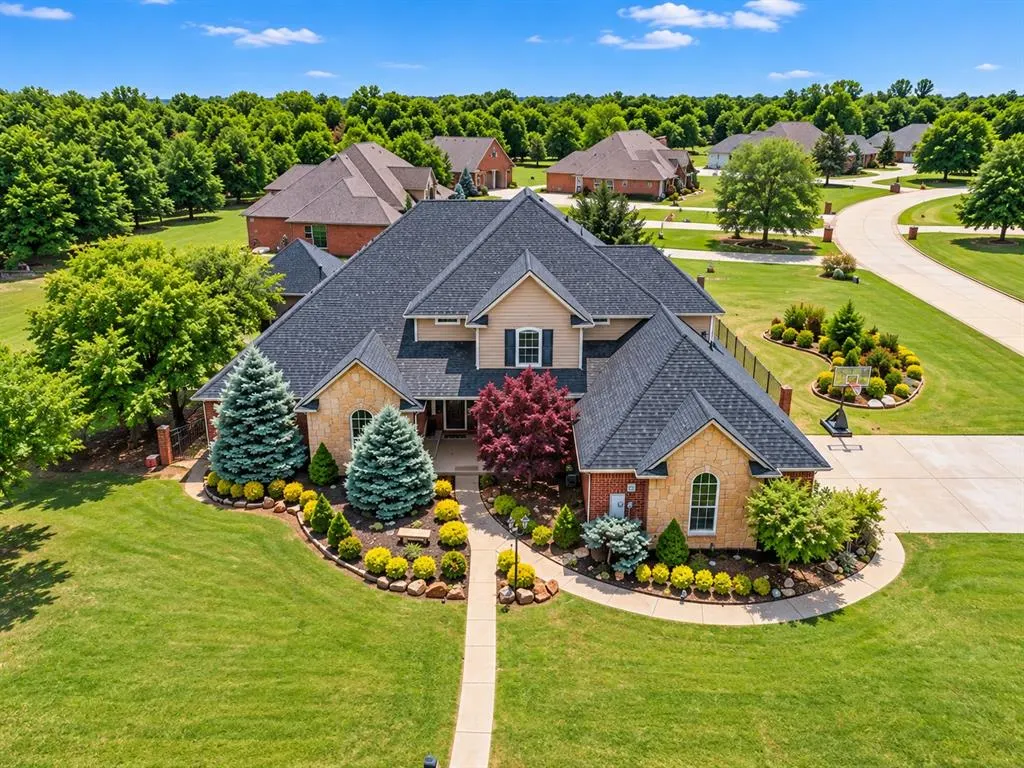 Photo 3 — 4000 Newburg Drive, Choctaw, OK 73020