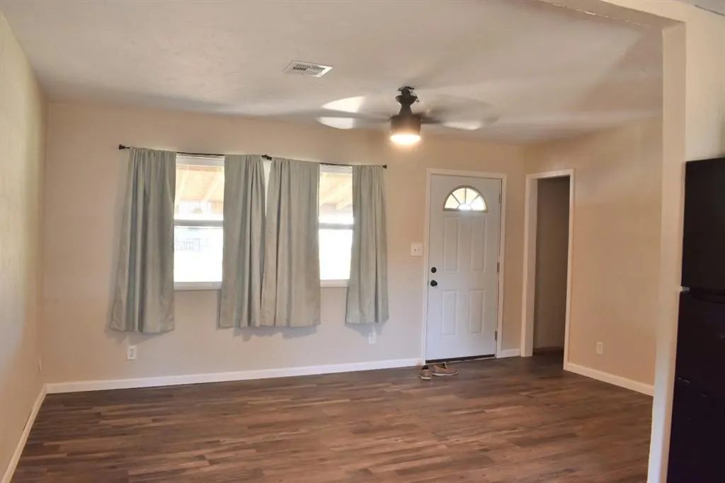 Photo 2 — 405 W Cafky Avenue, Tipton, OK 73570