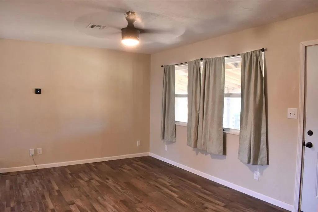 Photo 3 — 405 W Cafky Avenue, Tipton, OK 73570