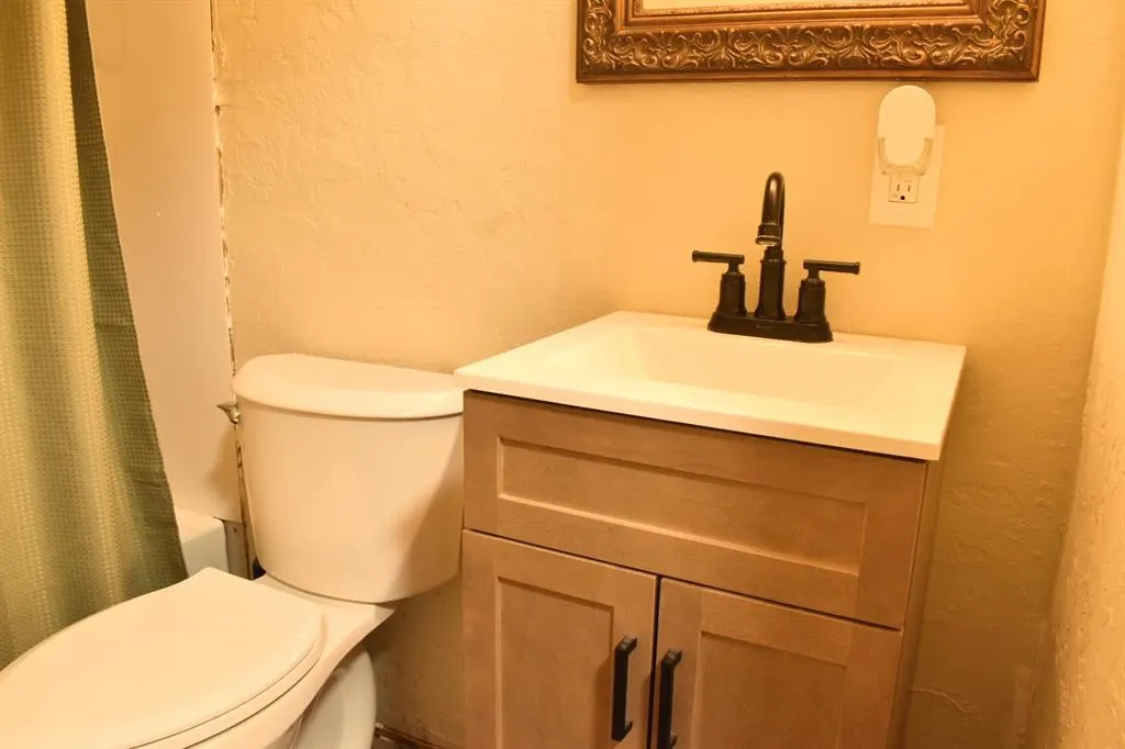 Photo 13 — 405 W Cafky Avenue, Tipton, OK 73570
