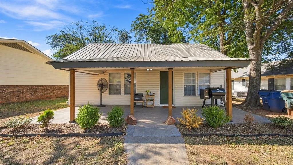 Front exterior — 1012 S 13th Street, Chickasha, OK 73018