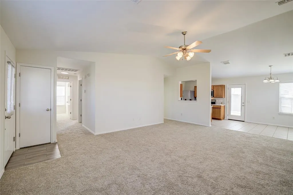 Photo 10 — 524 English Elm Lane, Norman, OK 73069