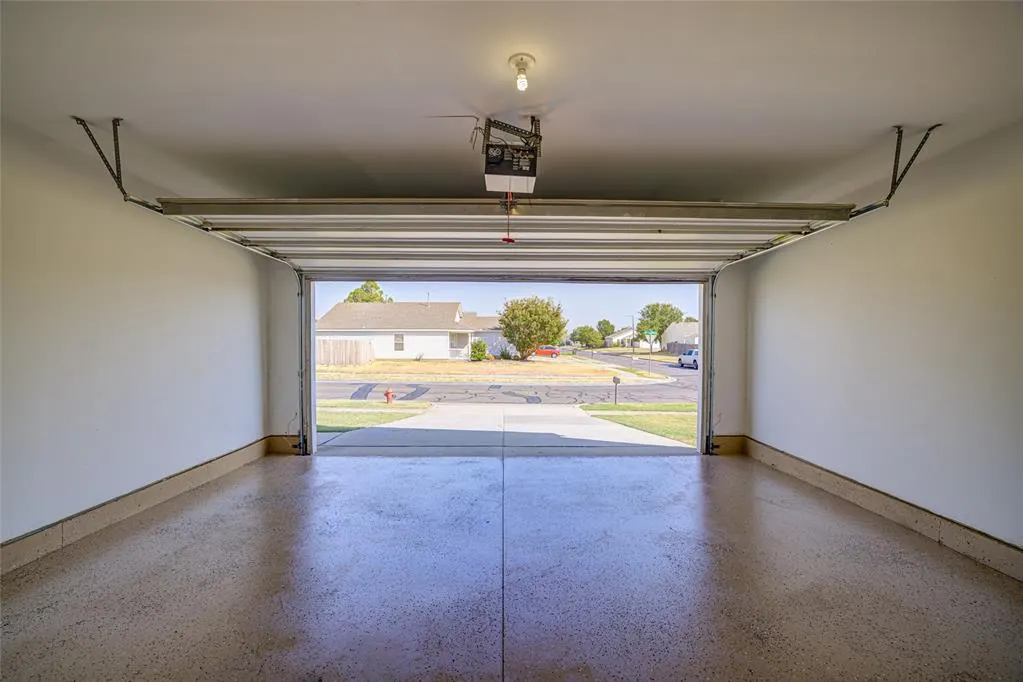 Photo 29 — 524 English Elm Lane, Norman, OK 73069
