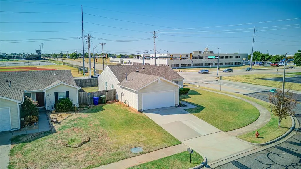 Photo 36 — 524 English Elm Lane, Norman, OK 73069