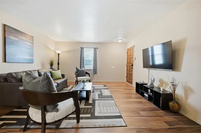 Photo 3 — 11307 N May Avenue D, Oklahoma City, OK 73120