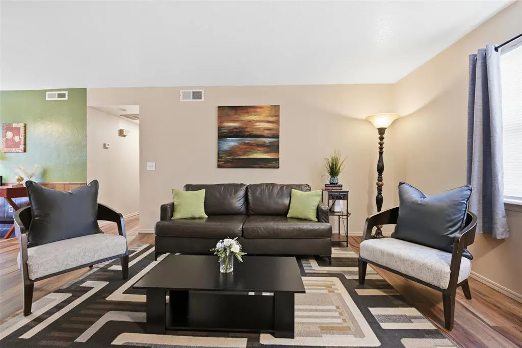 Photo 5 — 11307 N May Avenue D, Oklahoma City, OK 73120