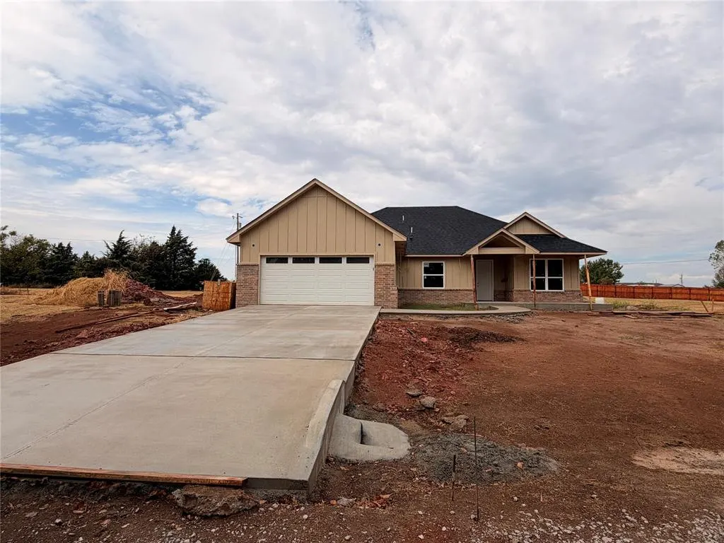 Photo 3 — 219 W Johnson Drive, Guthrie, OK 73044