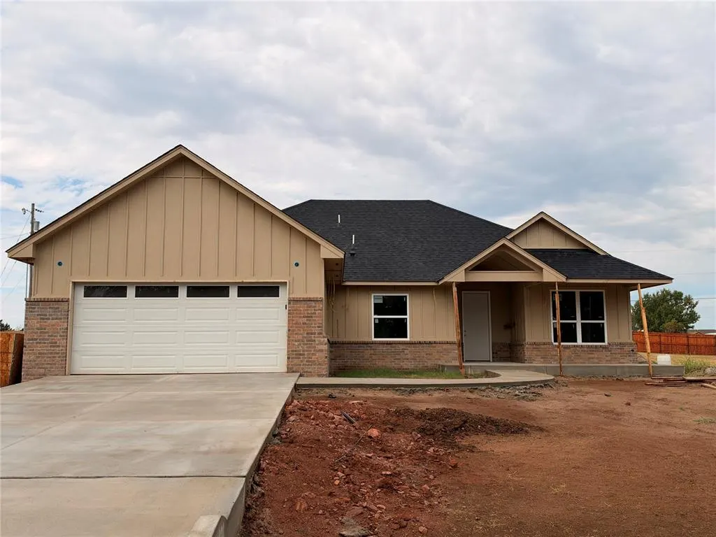 Photo 4 — 219 W Johnson Drive, Guthrie, OK 73044