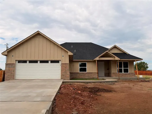 Photo 4 — 219 W Johnson Drive, Guthrie, OK 73044