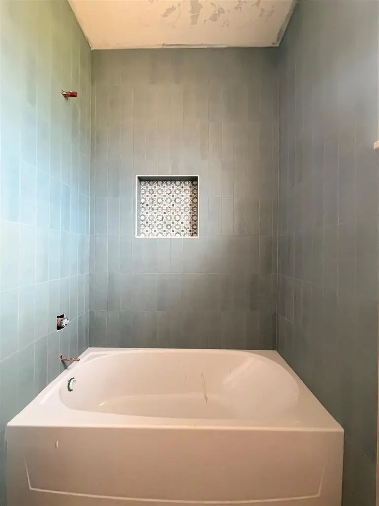 Photo 12 — 219 W Johnson Drive, Guthrie, OK 73044