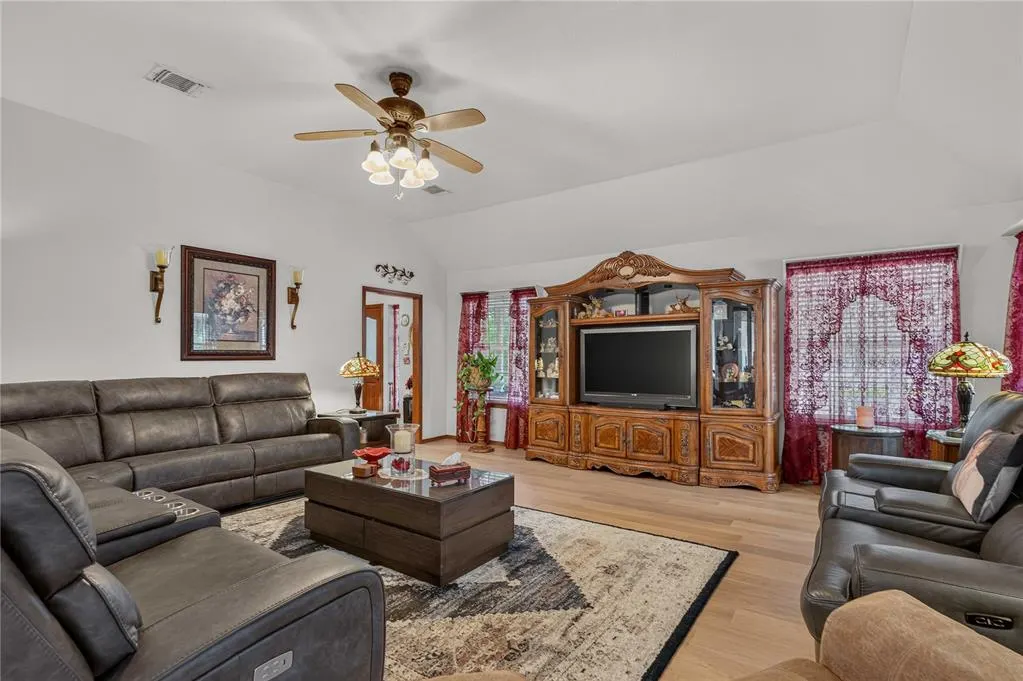 Photo 8 — 18233 Sierra Lane, Newalla, OK 74857