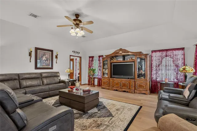 Photo 8 — 18233 Sierra Lane, Newalla, OK 74857