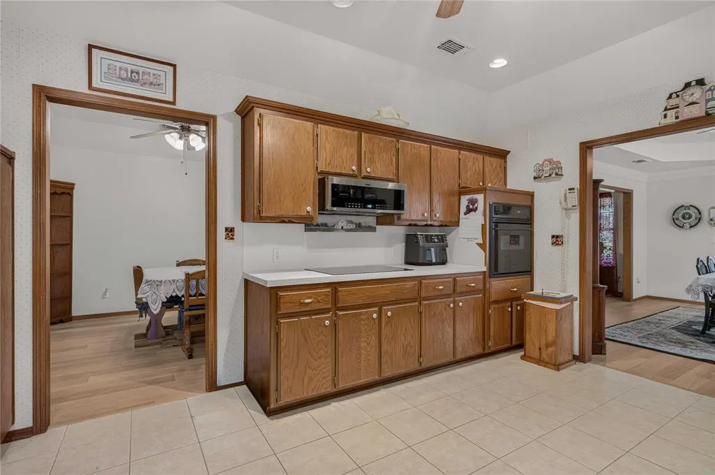Photo 17 — 18233 Sierra Lane, Newalla, OK 74857