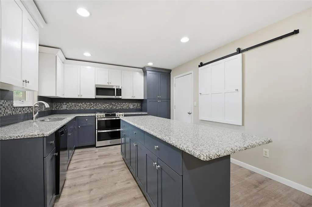 Photo 15 — 2000 S Boulevard, Edmond, OK 73013