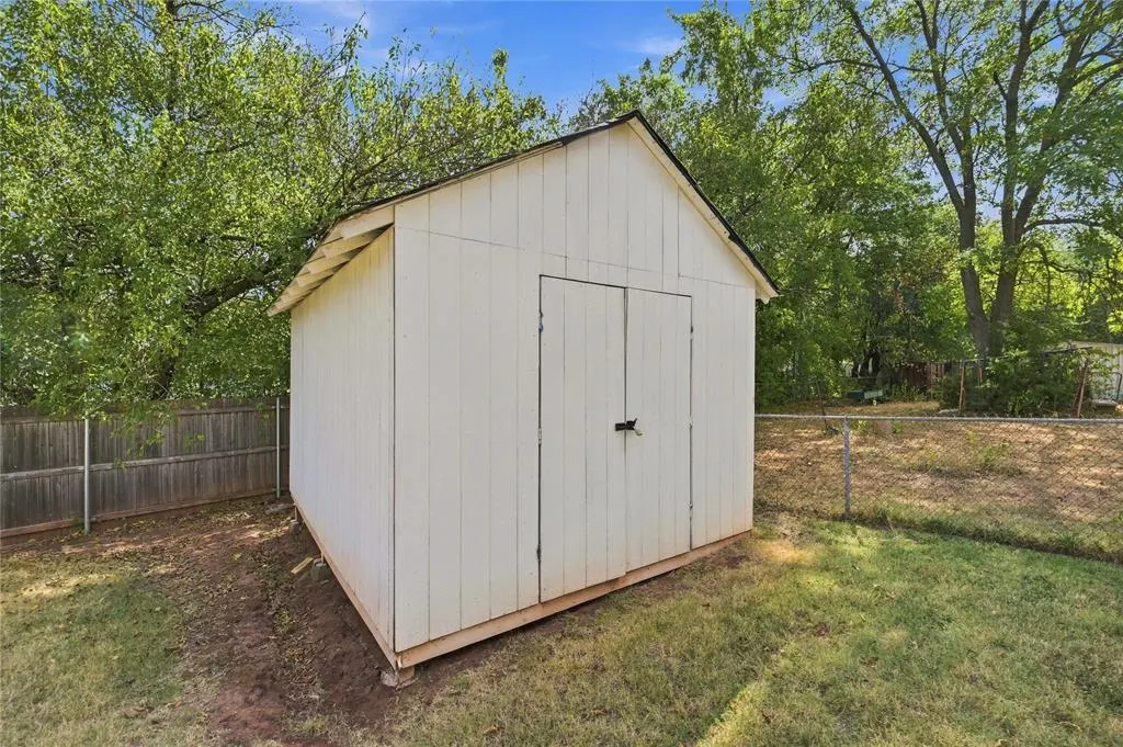 Photo 37 — 2000 S Boulevard, Edmond, OK 73013