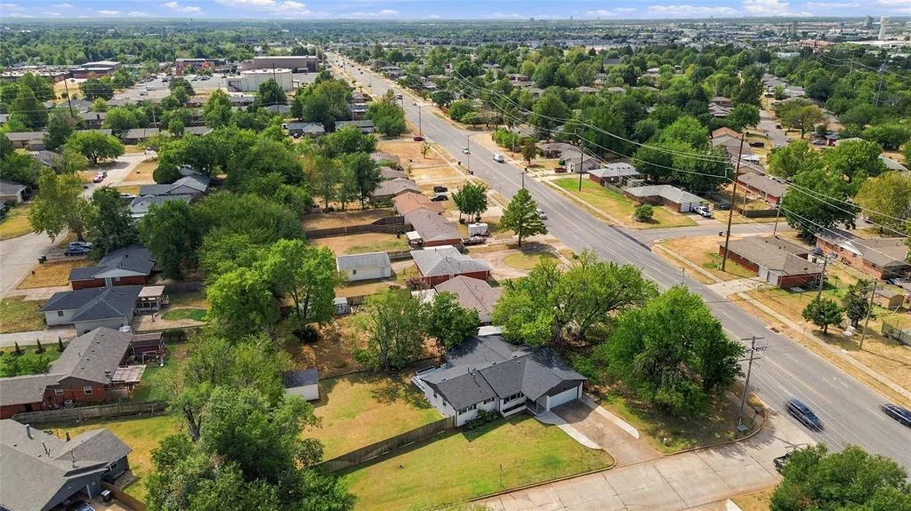 Photo 42 — 2000 S Boulevard, Edmond, OK 73013