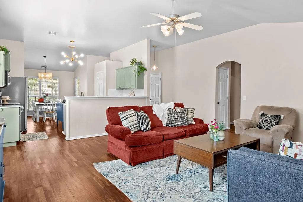 Photo 10 — 10644 NW 33rd Street, Yukon, OK 73099