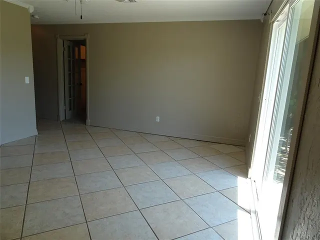 Photo 7 — 600 Oak Creek Drive, Yukon, OK 73099