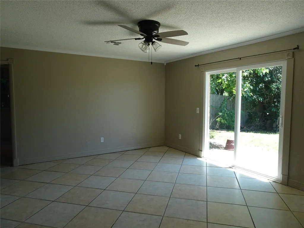 Photo 9 — 600 Oak Creek Drive, Yukon, OK 73099