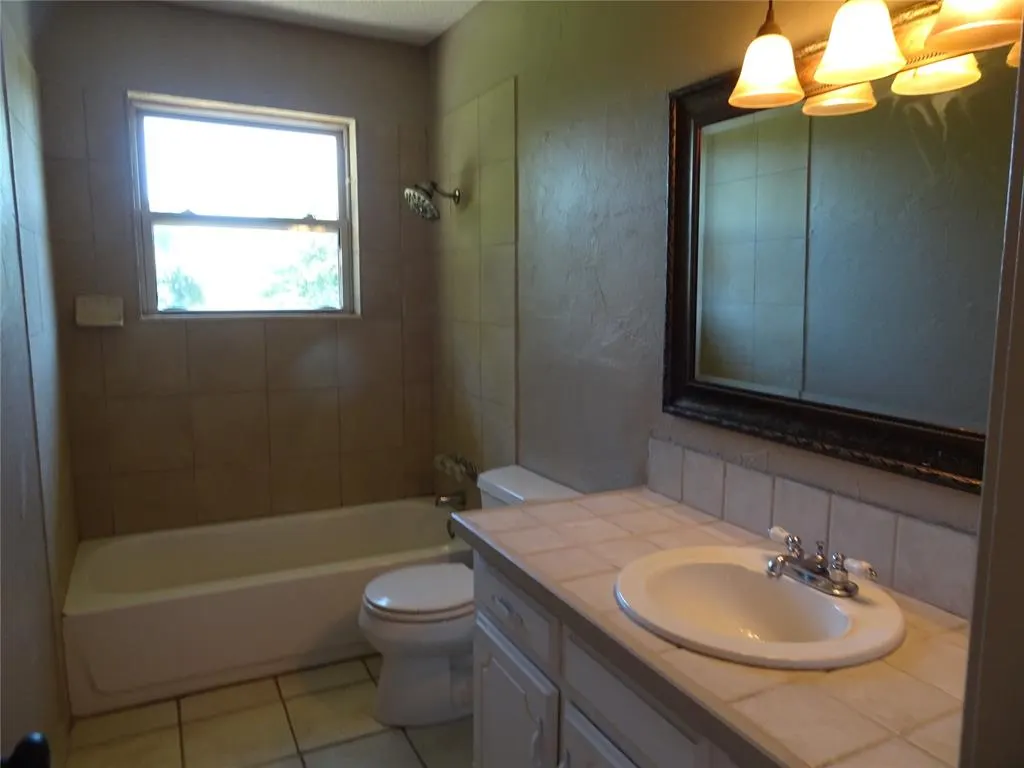 Photo 10 — 600 Oak Creek Drive, Yukon, OK 73099