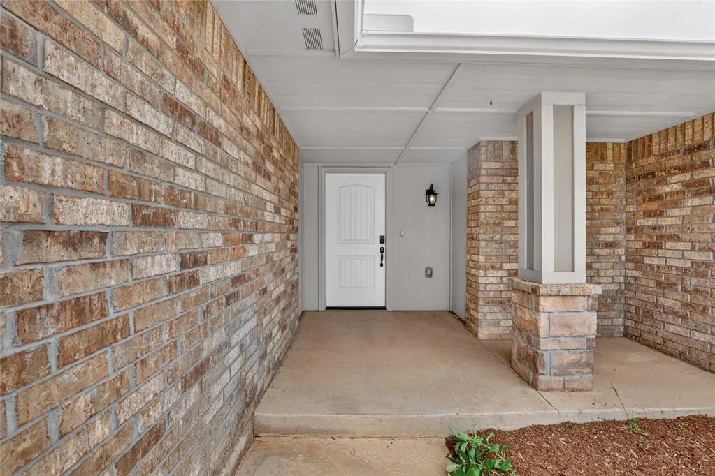 Photo 3 — 6516 NW 158th Street, Edmond, OK 73013