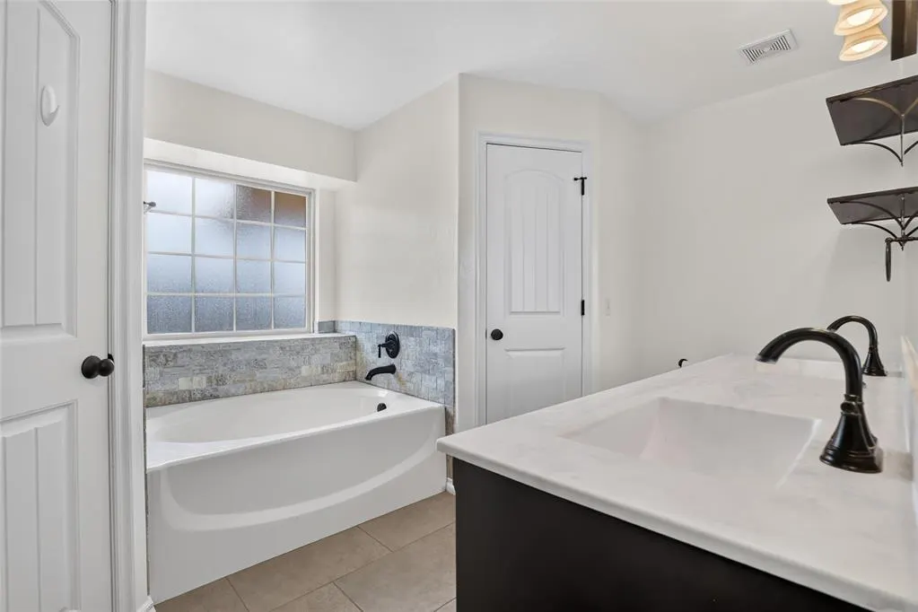 Photo 18 — 6516 NW 158th Street, Edmond, OK 73013
