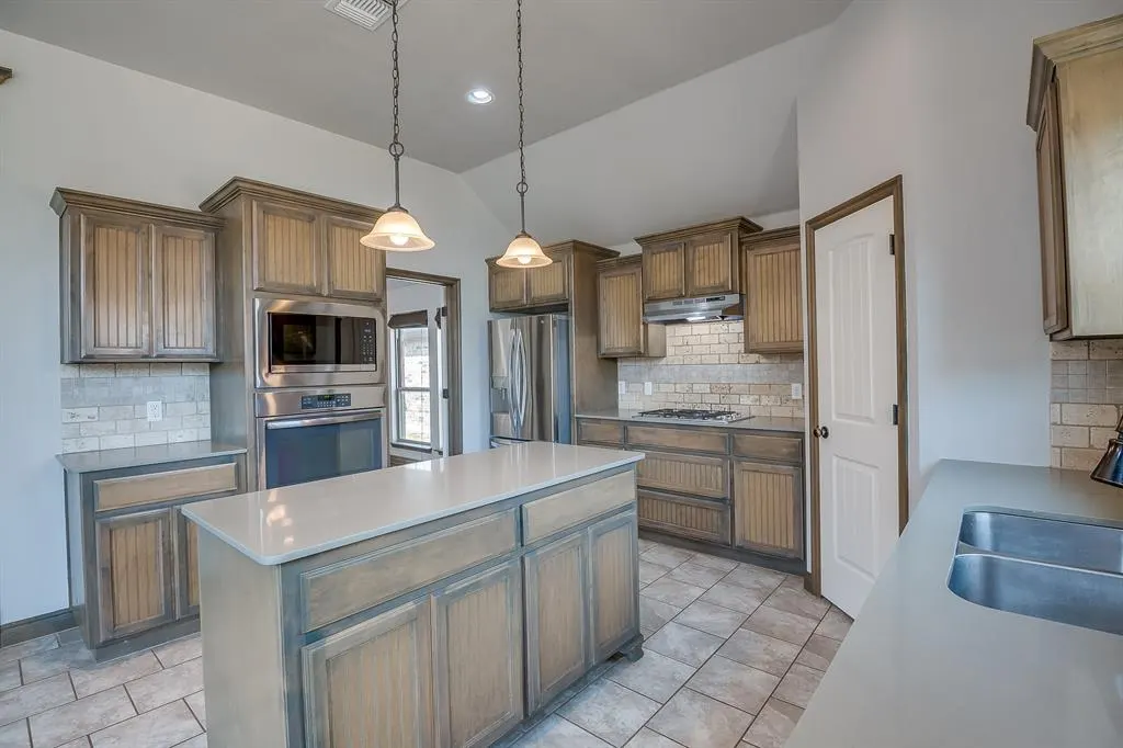 Photo 12 — 2413 SW 139th Street, Oklahoma City, OK 73170