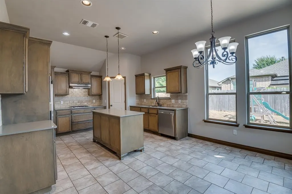 Photo 15 — 2413 SW 139th Street, Oklahoma City, OK 73170