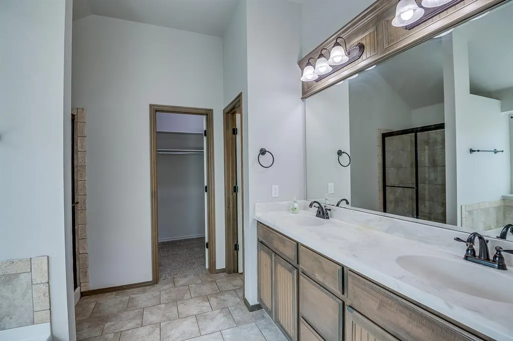 Photo 24 — 2413 SW 139th Street, Oklahoma City, OK 73170