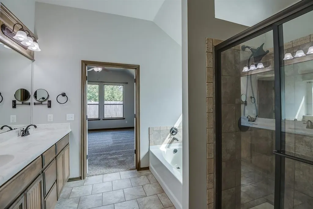 Photo 26 — 2413 SW 139th Street, Oklahoma City, OK 73170