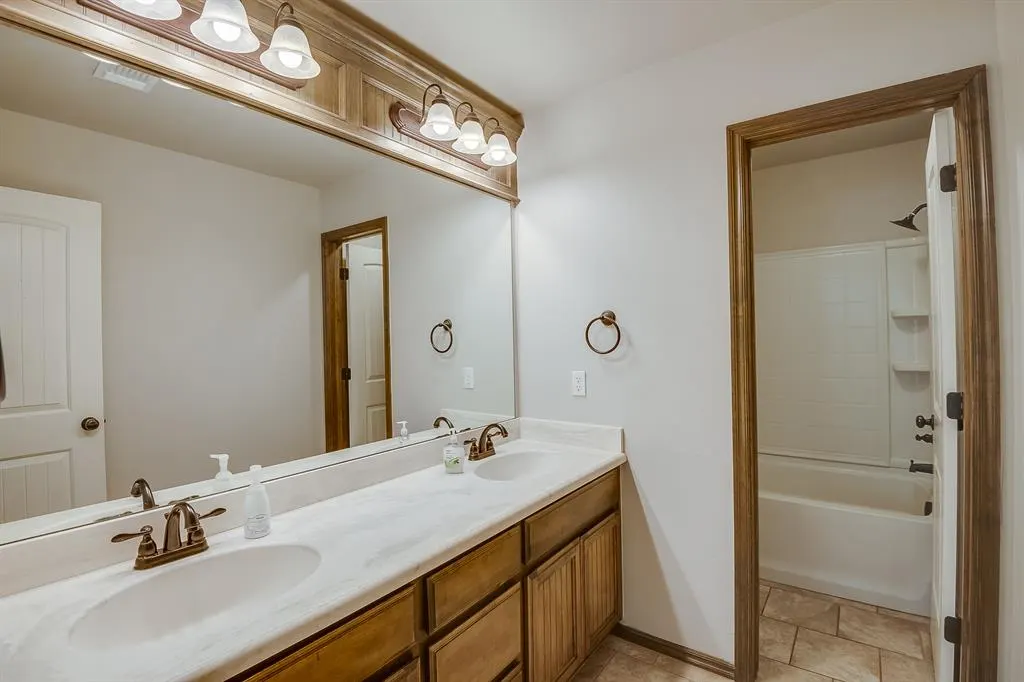 Photo 28 — 2413 SW 139th Street, Oklahoma City, OK 73170