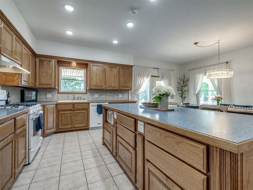 Photo 15 — 7650 Oakwood Way, Jones, OK 73049